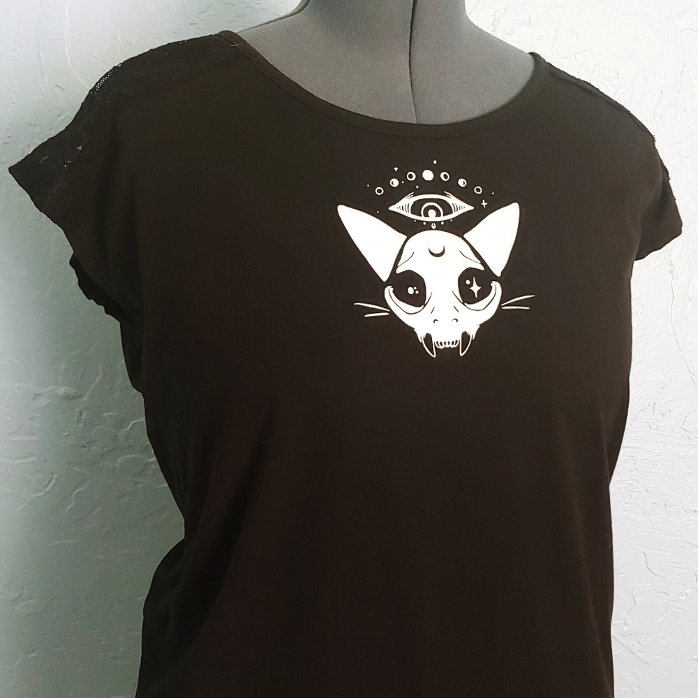 Cat skull moon phase graphic top tee lace goth